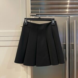 Topshop Black Pleated Skirt Size 4